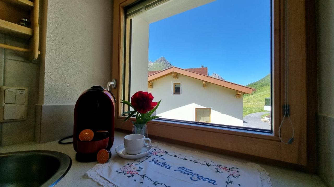 Sonnenkogel Appartement Galtuer Exterior photo